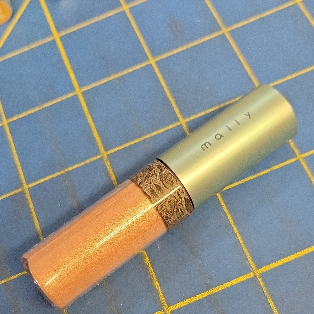 Mally Beauty Shimmering Beige 2.8g Eyeshadow New